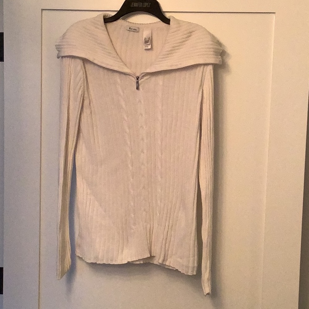 If you want to wear a white sweater 🎶